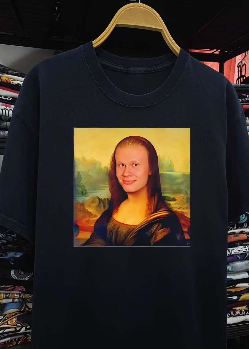 The Mona Haaland Painting Smile Erling Haaland T-Shirt