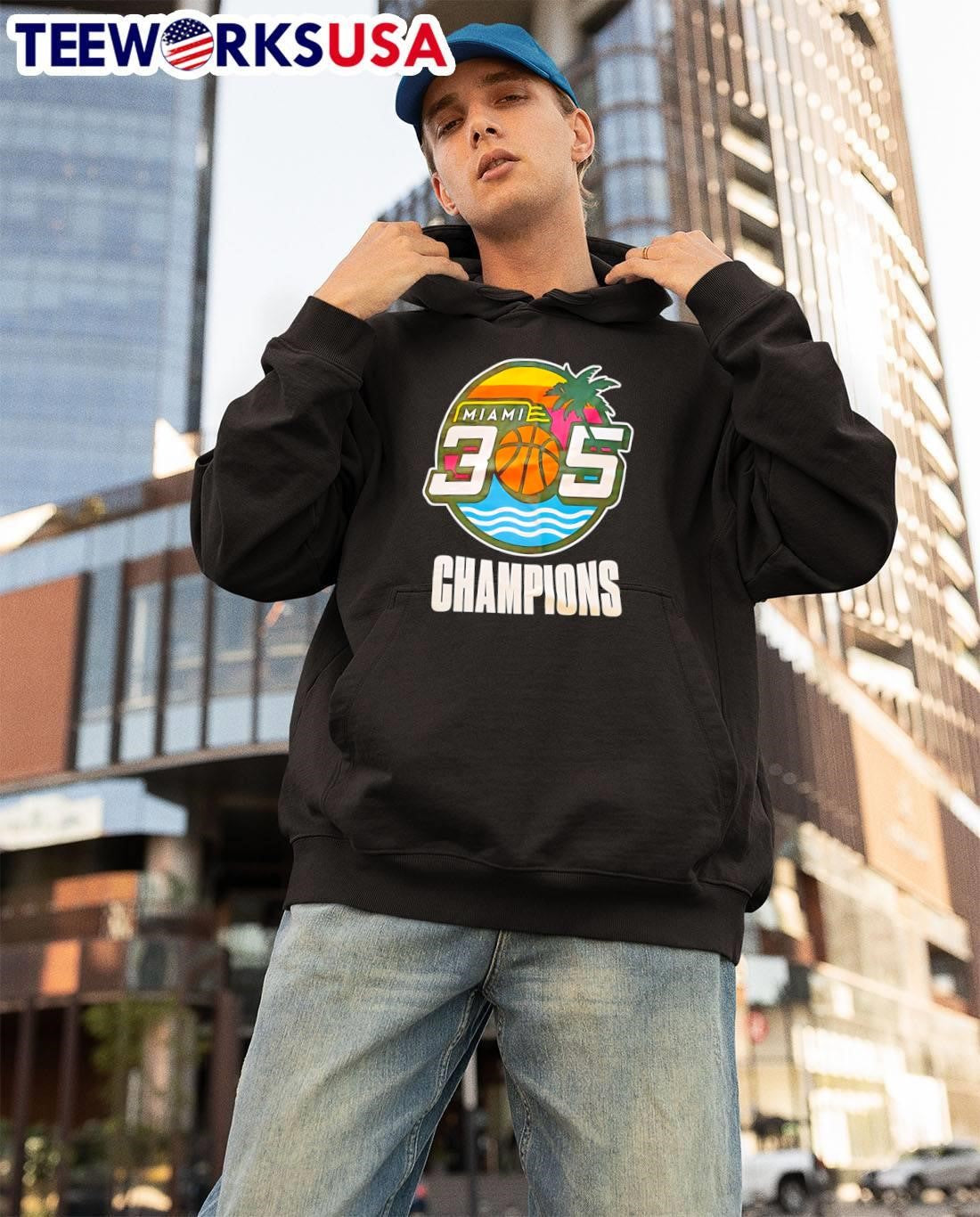 Miami 305 Champions Basketball Palm Tree Sunset Men’s T-Shirt