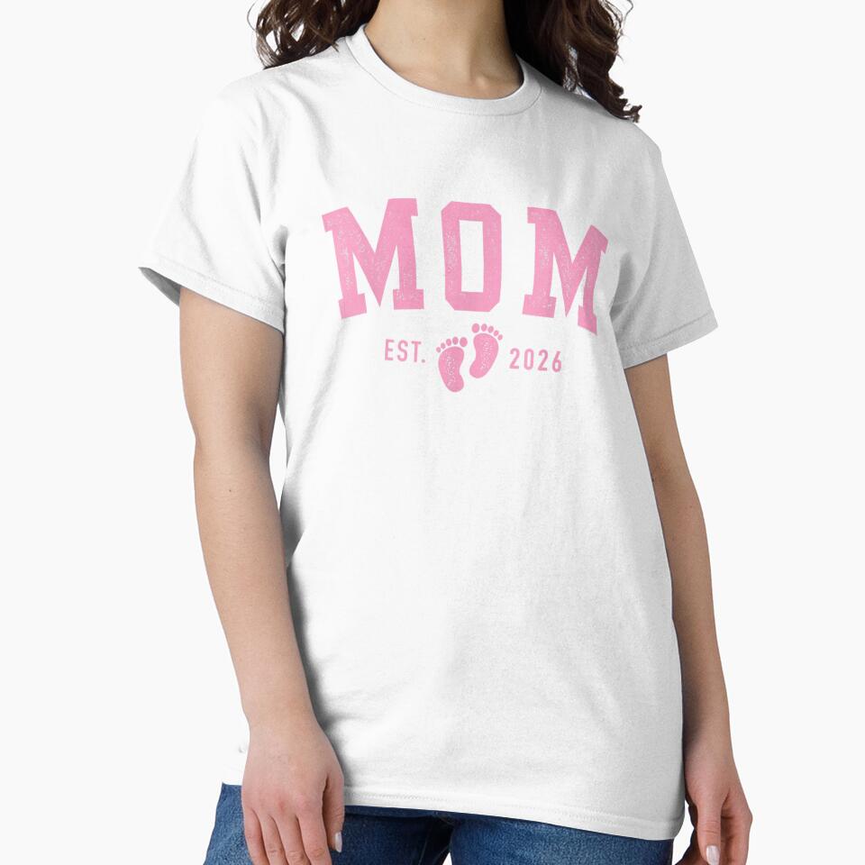 Mommy Mom Est 2026 Pink Baby Feet Girl First Time by Boutkimaewab